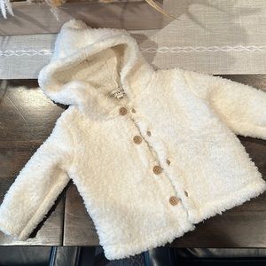 White/Cream Fuzzy Jacket ✨3/6 Months✨